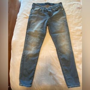 Lucky Brand size 6/28 Low rise skinny